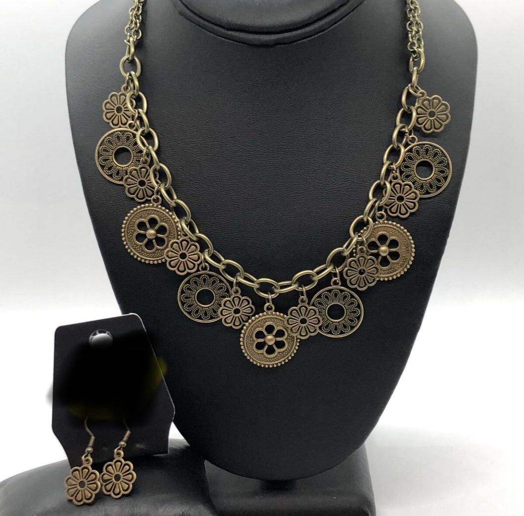 MEADOW MASQUERADE - BRASS NECKLACE