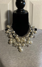 Load image into Gallery viewer, The Janie Zi necklace and bracelet set
